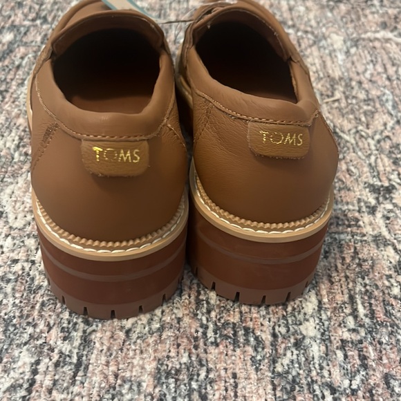 Toms Cara Tan Leather Penny Loafer size 8 - new with tags! Camel - Picture 4 of 7